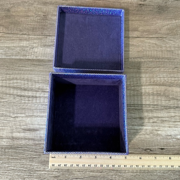 Assortment of Small Decorative Boxes - Picture 4 of 15